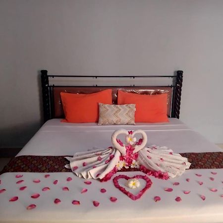 Pineapple Guest House Gili Air Dış mekan fotoğraf
