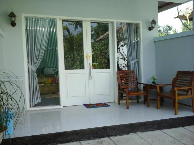 Pineapple Guest House Gili Air Dış mekan fotoğraf