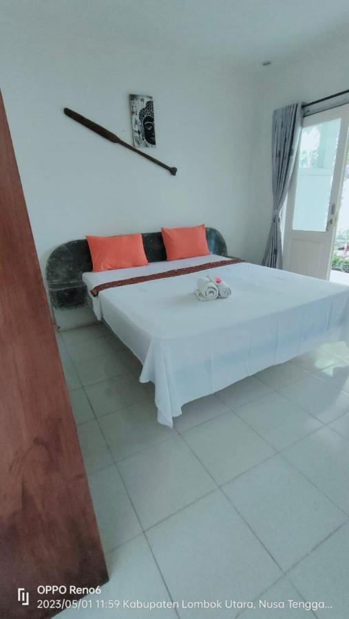 Pineapple Guest House Gili Air Dış mekan fotoğraf