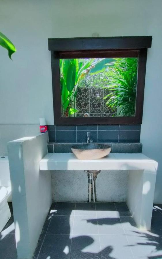 Pineapple Guest House Gili Air Dış mekan fotoğraf