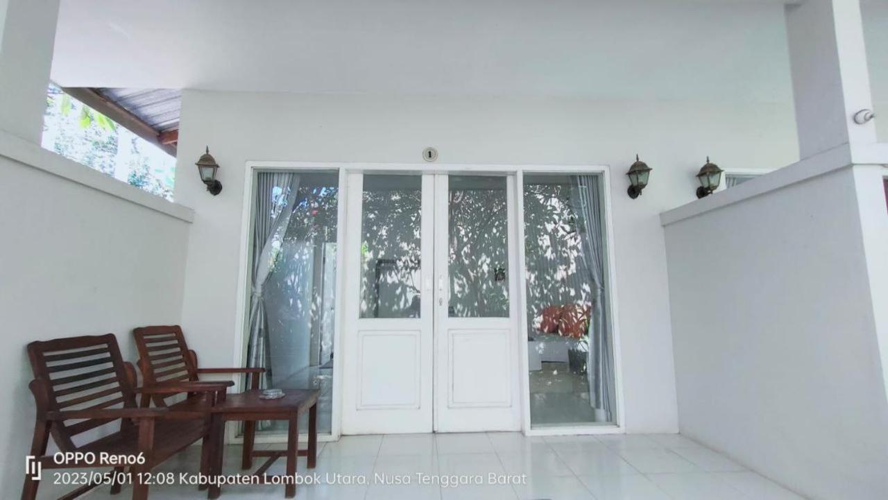 Pineapple Guest House Gili Air Dış mekan fotoğraf