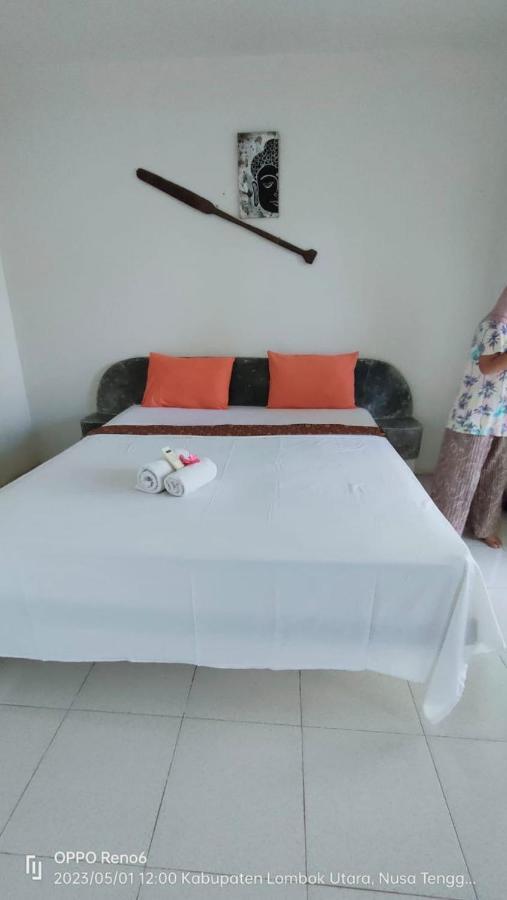 Pineapple Guest House Gili Air Dış mekan fotoğraf