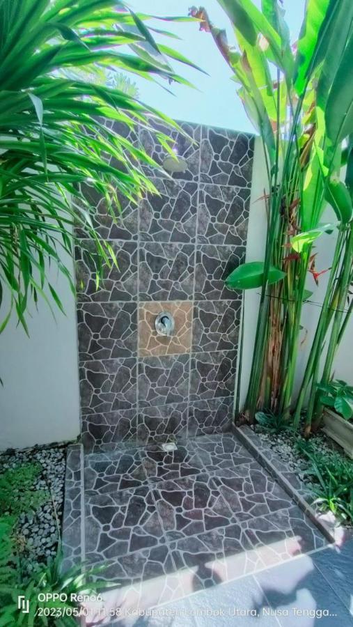 Pineapple Guest House Gili Air Dış mekan fotoğraf