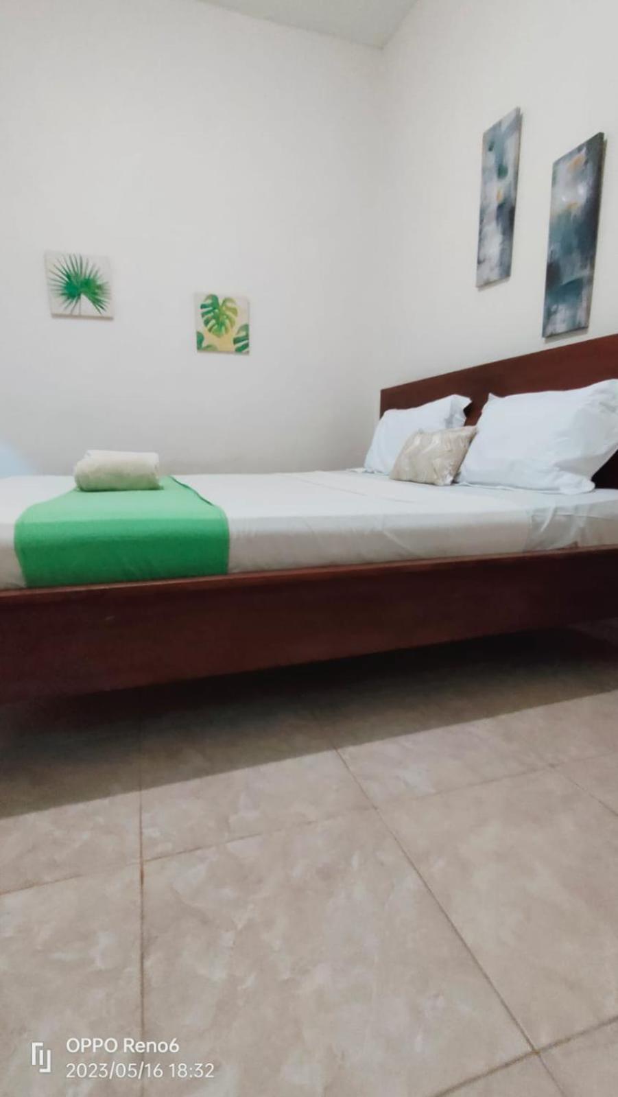 Pineapple Guest House Gili Air Dış mekan fotoğraf