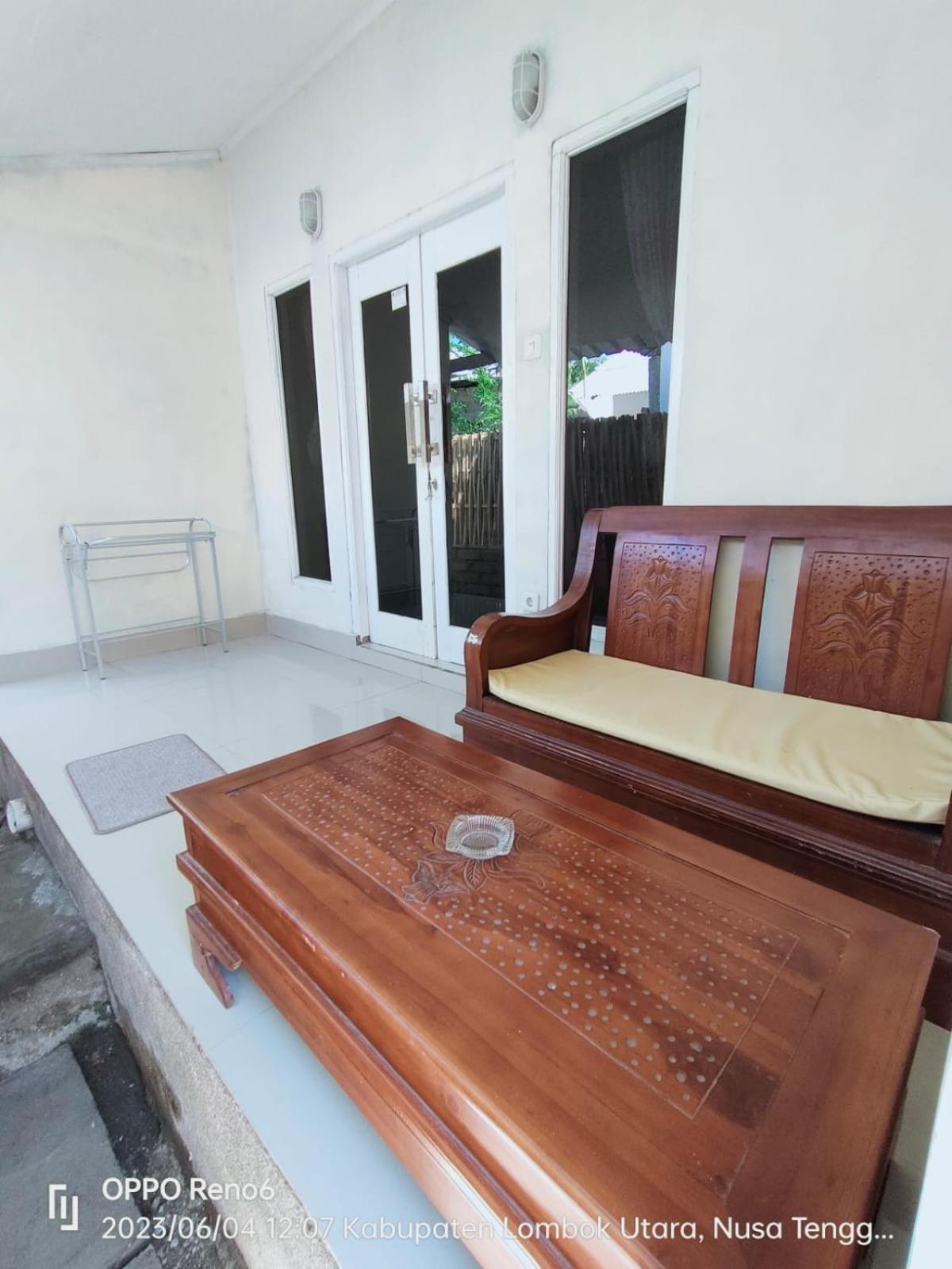Pineapple Guest House Gili Air Dış mekan fotoğraf