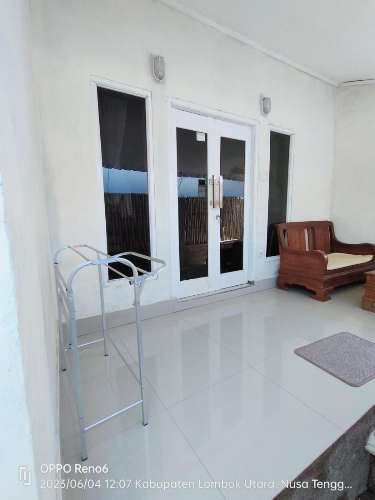 Pineapple Guest House Gili Air Dış mekan fotoğraf
